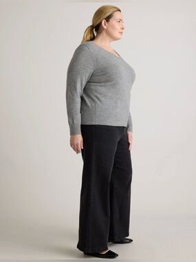 Sutton Cashmere Plus Size Gray Low-V Neck Long-sleeved Sweater 3x